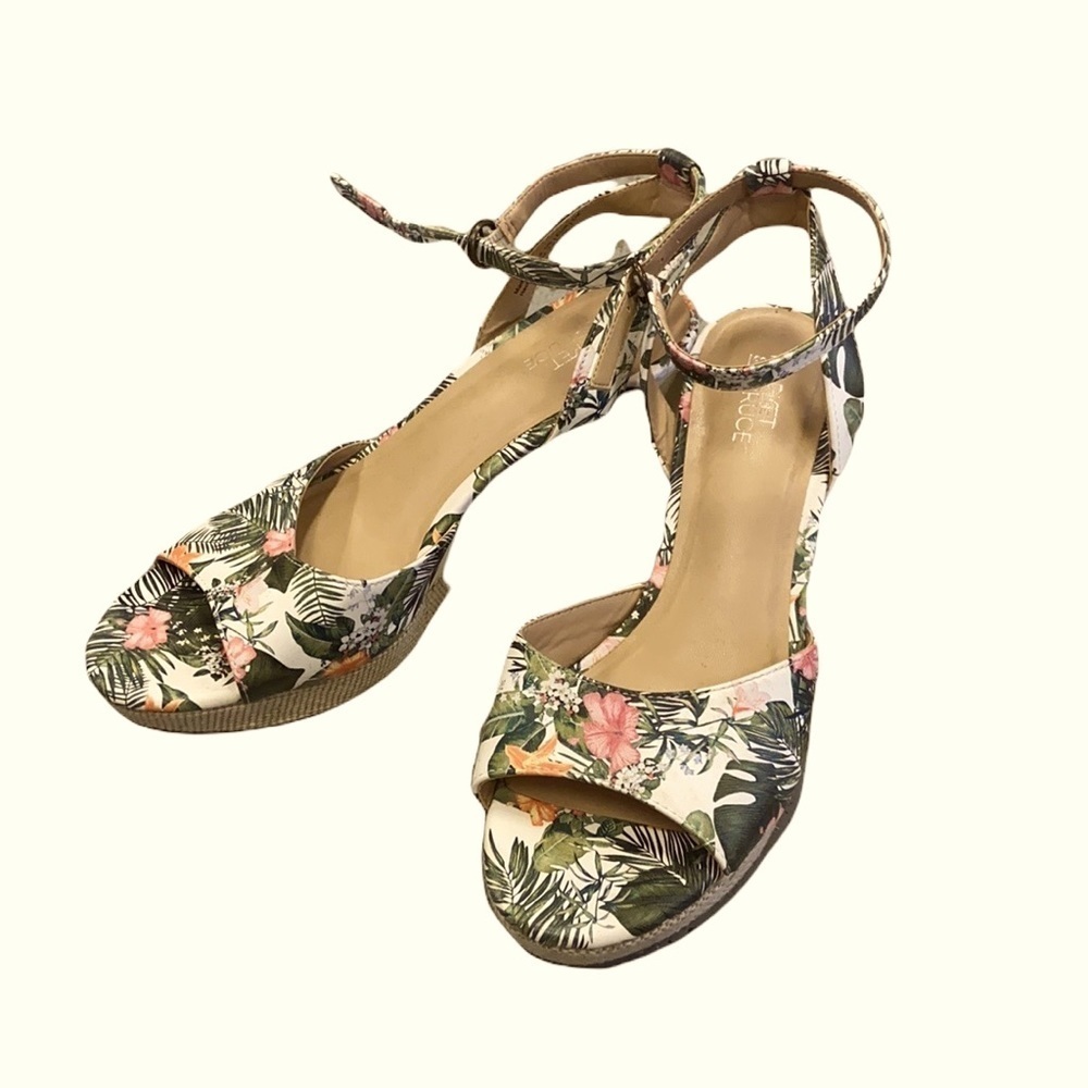 Market & Spruce sz 7.5 open toe wedge sandal flower print